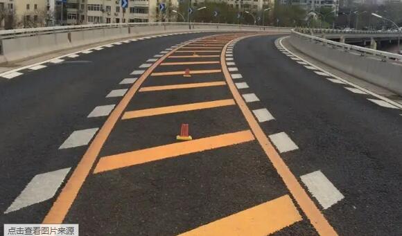 蘇州熱熔減速帶道路劃線有哪些優(yōu)勢?